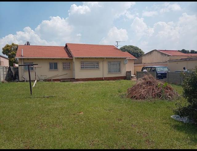 3 BEDROOM HOUSE FOR SALE IN LEONDALE